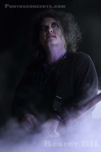 THE CURE - 2012-06-30 - BELFORT - Presqu'ile du Malsaucy - Robert James Smith